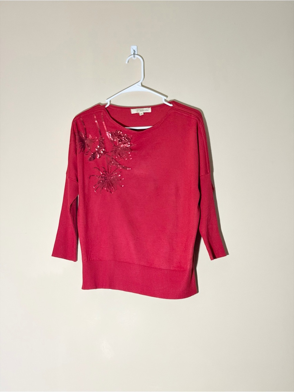 Rewind Size M Womenβs Red Sequin Floral Knit Pullover Sweater Scoop Neck
